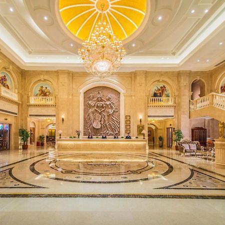 Vienna Hotel Nanxiong Bagian luar foto